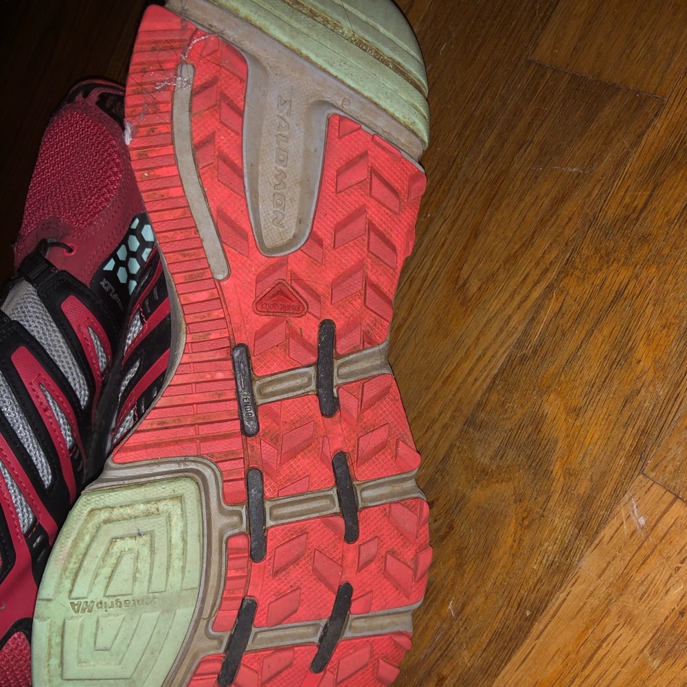 salomon tennis shoes